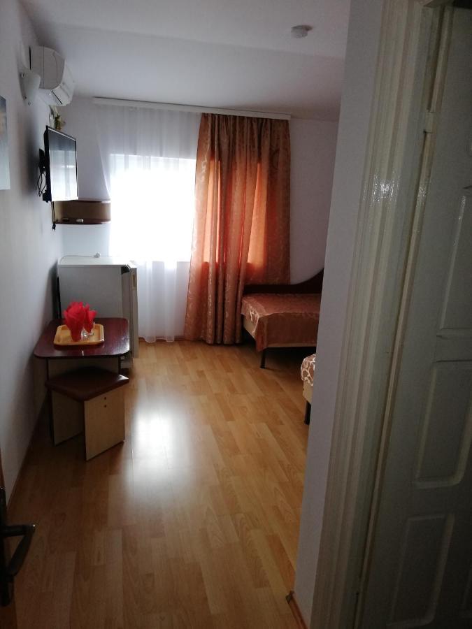Cameră triplă